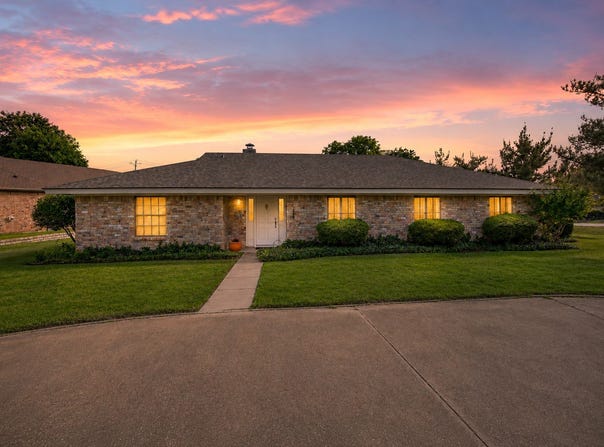5132 Fairway Circle, De Cordova, TX 76049