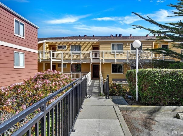306 Oak Court, Daly City, CA 94014