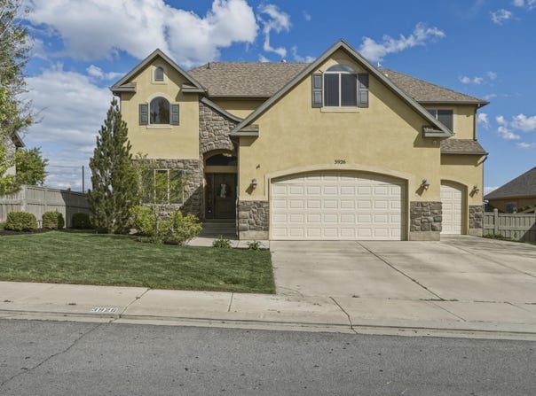 3926 E Barton Creek Dr, Eagle Mountain, UT 84005
