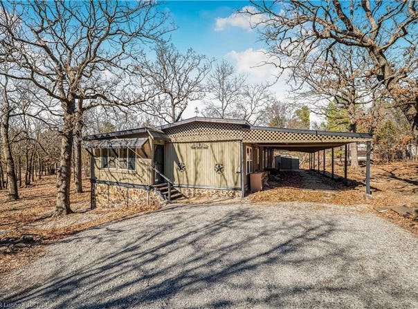 32305 S Cherokee CT, Cookson, OK 74427