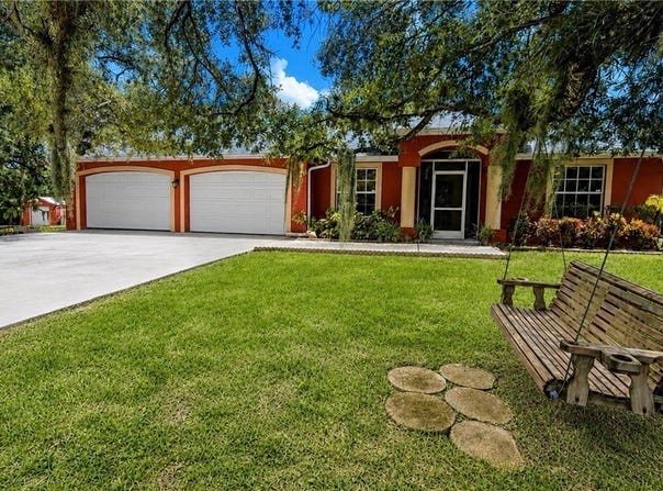 2004 Abbott Avenue, Alva, FL 33920