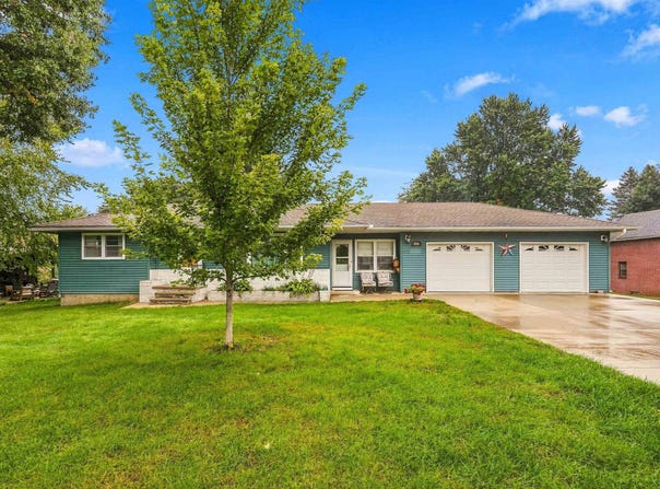 400 N Maple Street, Sumner, IA 50674