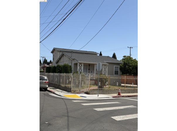 918 Royal St, Oakland, CA 94603
