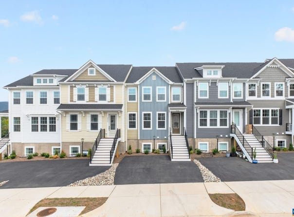 2229 LEEHAM ST, CROZET, VA 22932