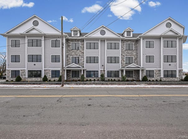 80 Division Street, Patchogue, NY 11772