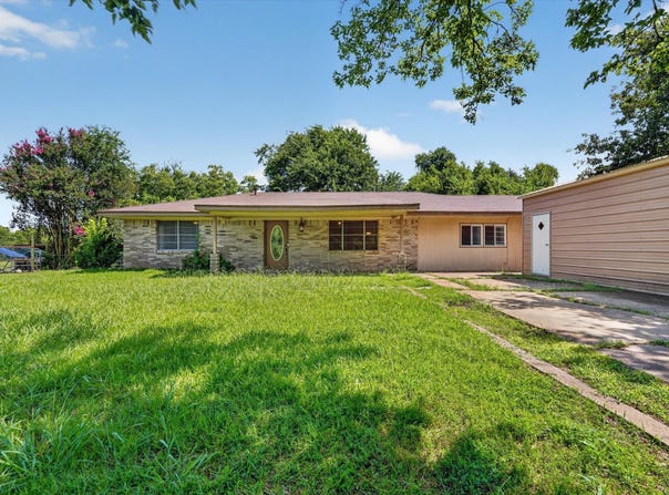 387 Avenue D, Point, TX 75472