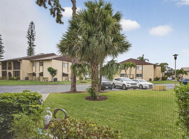 327 Pine Ridge Circle, Greenacres, FL 33463