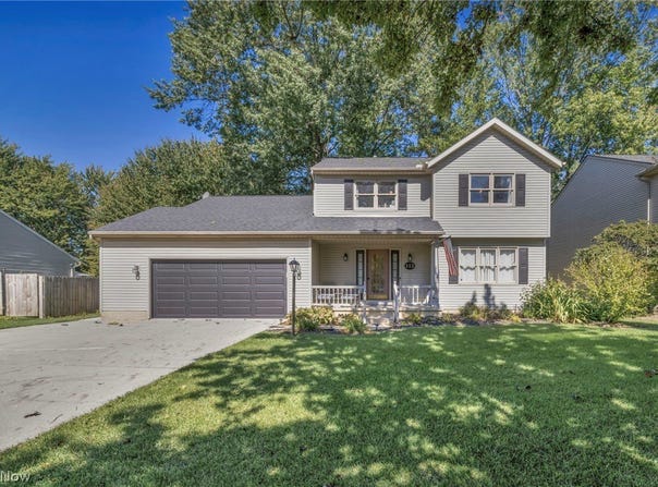 352 Carol Lane, Elyria, OH 44035