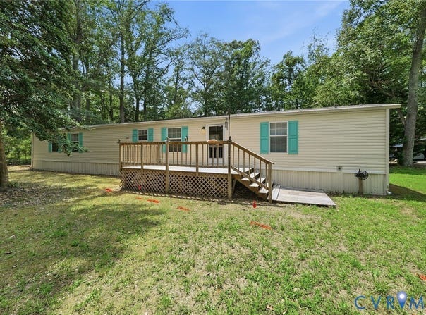 517 Crittenden Rd, Deltaville, VA 23043