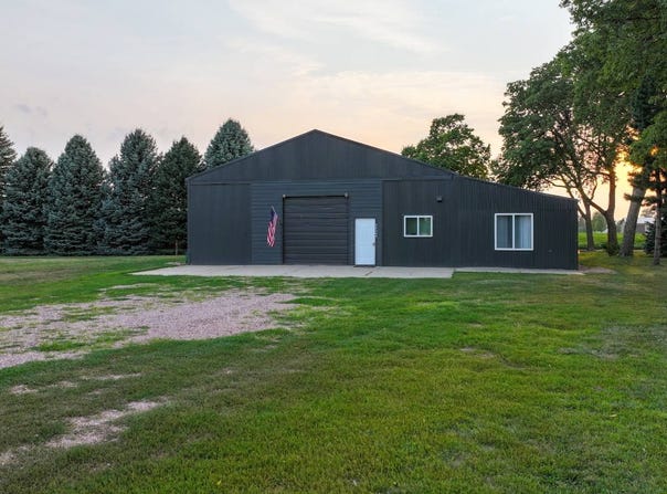 57345 892nd Rd, Wynot, NE 68792