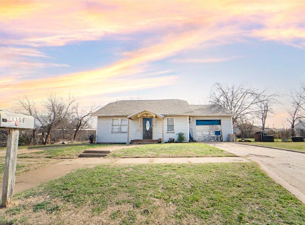1109 W Elm Street, Breckenridge, TX 76424