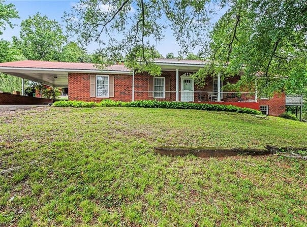 1040 Beechwood Road, King, NC 27021