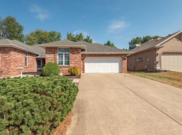 3211 W Sunset Street, Springfield, MO 65807
