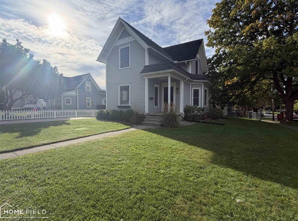 704 E Oliver Street, Owosso, MI 48867
