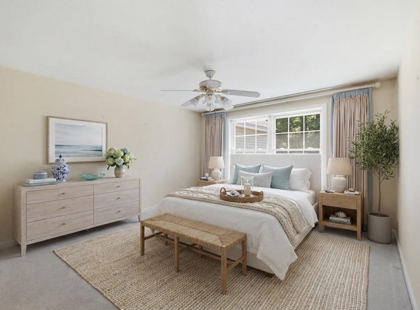 14 Hampton Glen Drive, Kennebunk, ME 04043