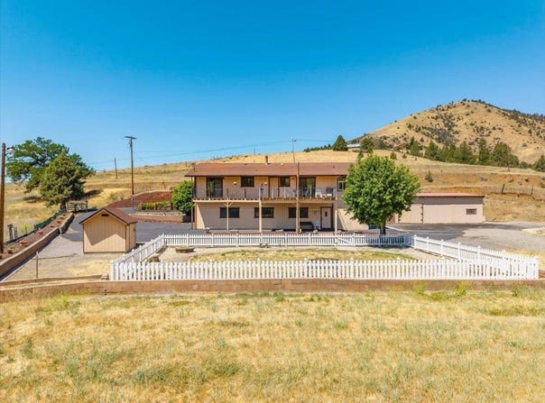 4204 State Highway 263, Yreka, CA 96097