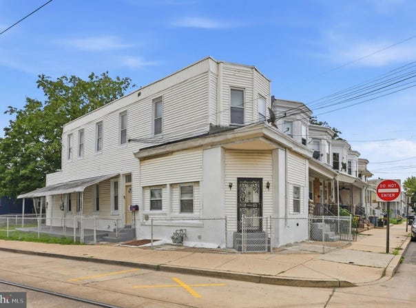 943 MAPLE Terrace, DARBY, PA 19023