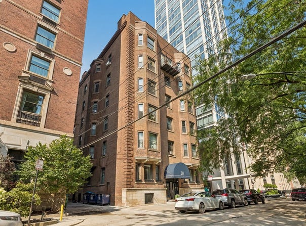 20 E Goethe Street, Chicago, IL 60610