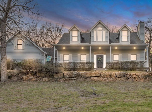 731 E 1100 Road, Baldwin City, KS 66006