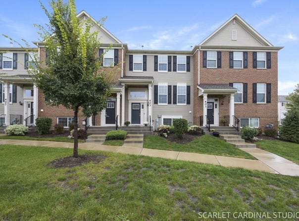 403 Shadow Court, Oswego, IL 60543