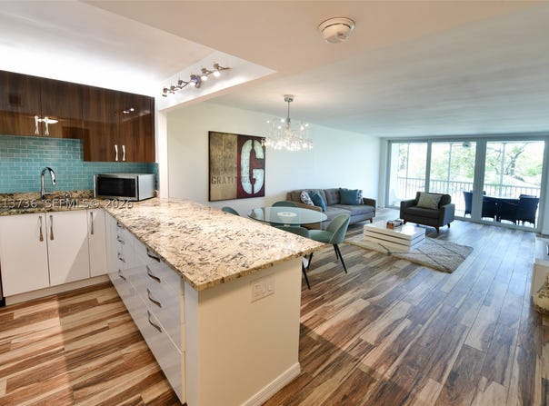 2651 S Palm Aire Dr, Pompano Beach, FL 33069