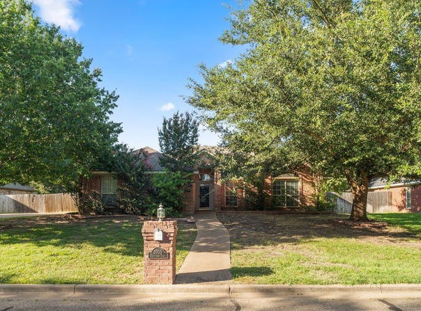 1005 Cheyenne Trail, Hewitt, TX 76643