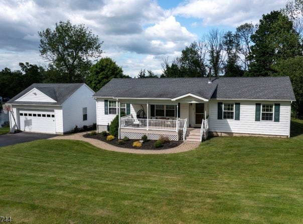 59 Decker Rd, Wantage Twp., NJ 07461