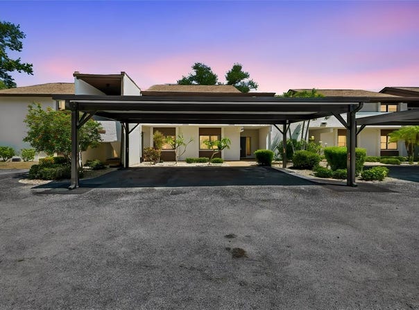 6067 FAIRWAY Lane, BRADENTON, FL 34210