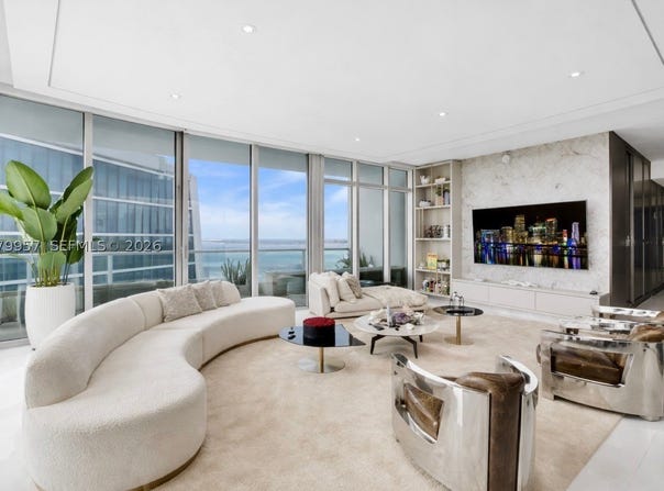 900 Biscayne Blvd, Miami, FL 33132