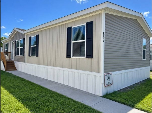 687 Reindeer Circle, Midway Park, NC 28544