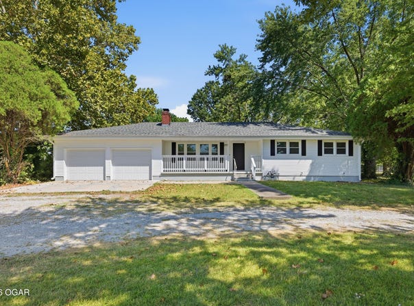 207 S Summit Street, Carl Junction, MO 64834