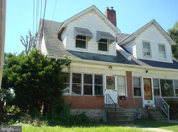810 BARTRAM Avenue, DARBY, PA 19023