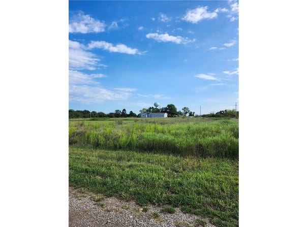 18 Short Drive, Linn Valley, KS 66040