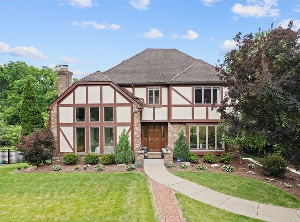 29 Jaycee Dr, Pittsburgh, PA 15243