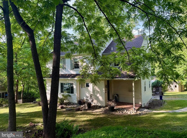 575 W VALLEY Road, WAYNE, PA 19087