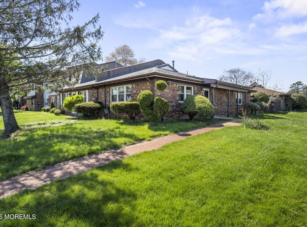 70 Greenwood Loop Road, Brick, NJ 08724