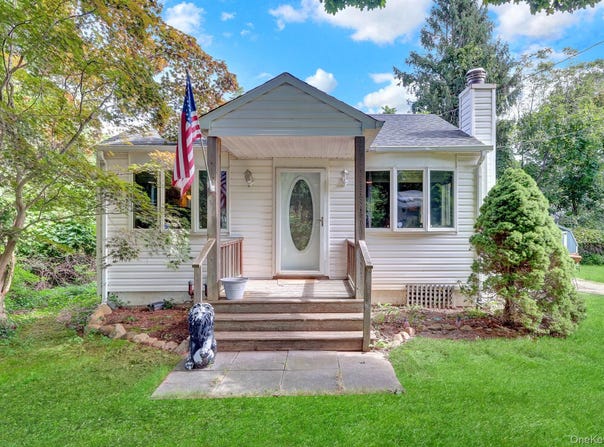 130 Hawthorne Road, Rocky Point, NY 11778