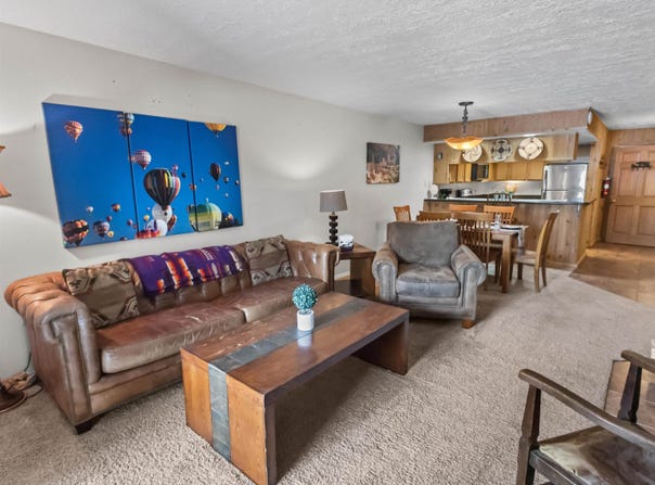 39 Vail Ave, Angel Fire, NM 87110