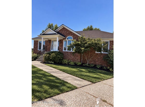 11430 Whitney Hill Rd, Jeffersontown, KY 40299