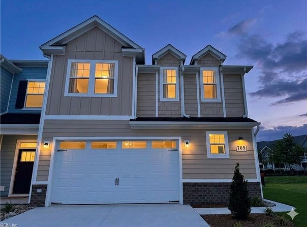 709 Flatrock Lane, Chesapeake, VA 23320