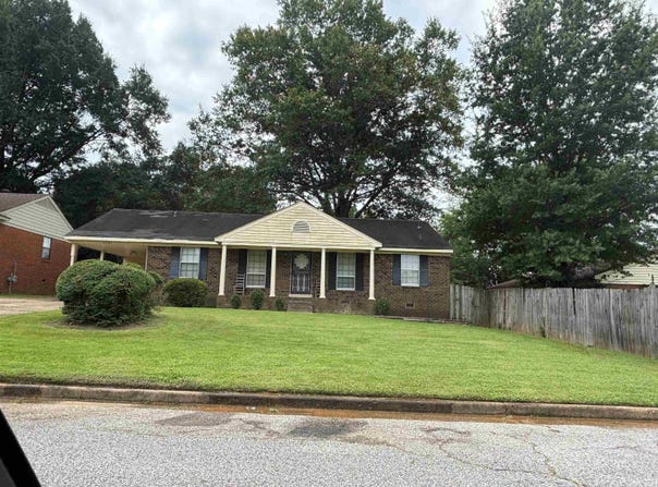 4301 MANORHAVEN Dr, Memphis, TN 38128