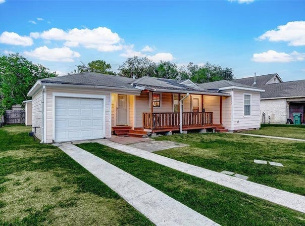 913 Maple Avenue, Pasadena, TX 77506