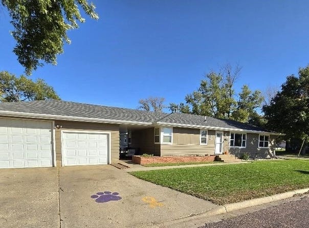 210 E Maple St., Beresford, SD 57004