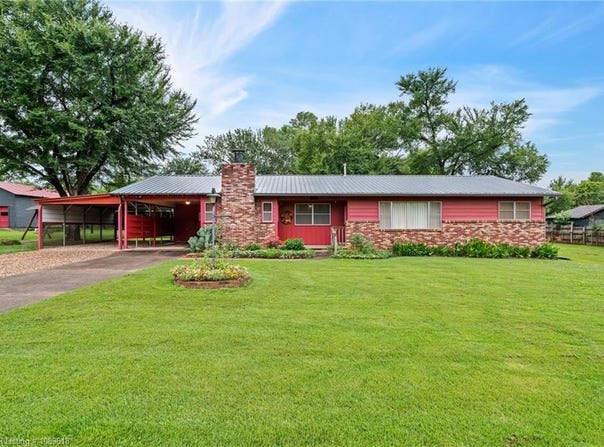 803 8th ST, Barling, AR 72923
