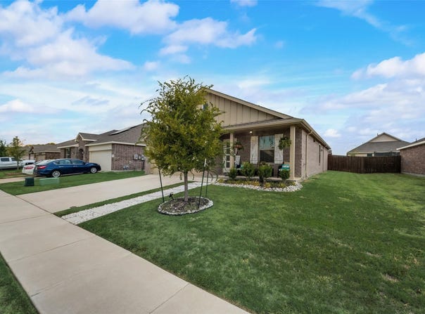 1602 Stonefield Drive, Anna, TX 75409