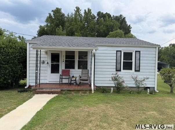 214 E Pine Street, La Crosse, VA 23950