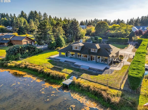 1202 SW PINE Dr, Warrenton, OR 97146
