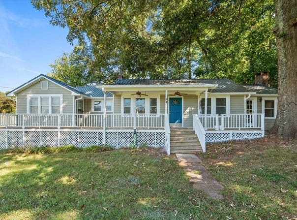 24 Mitchell St, Carrollton, GA 30117