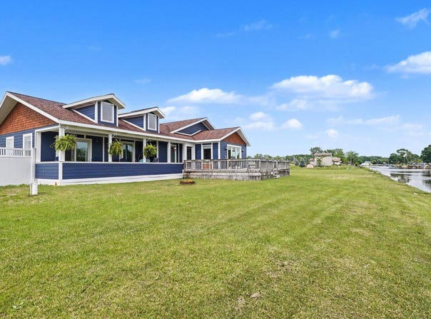2210 E Lola Lane, Au Gres, MI 48703