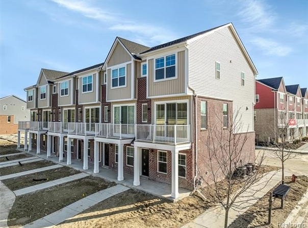 30017 Center Street, Lyon Twp, MI 48165